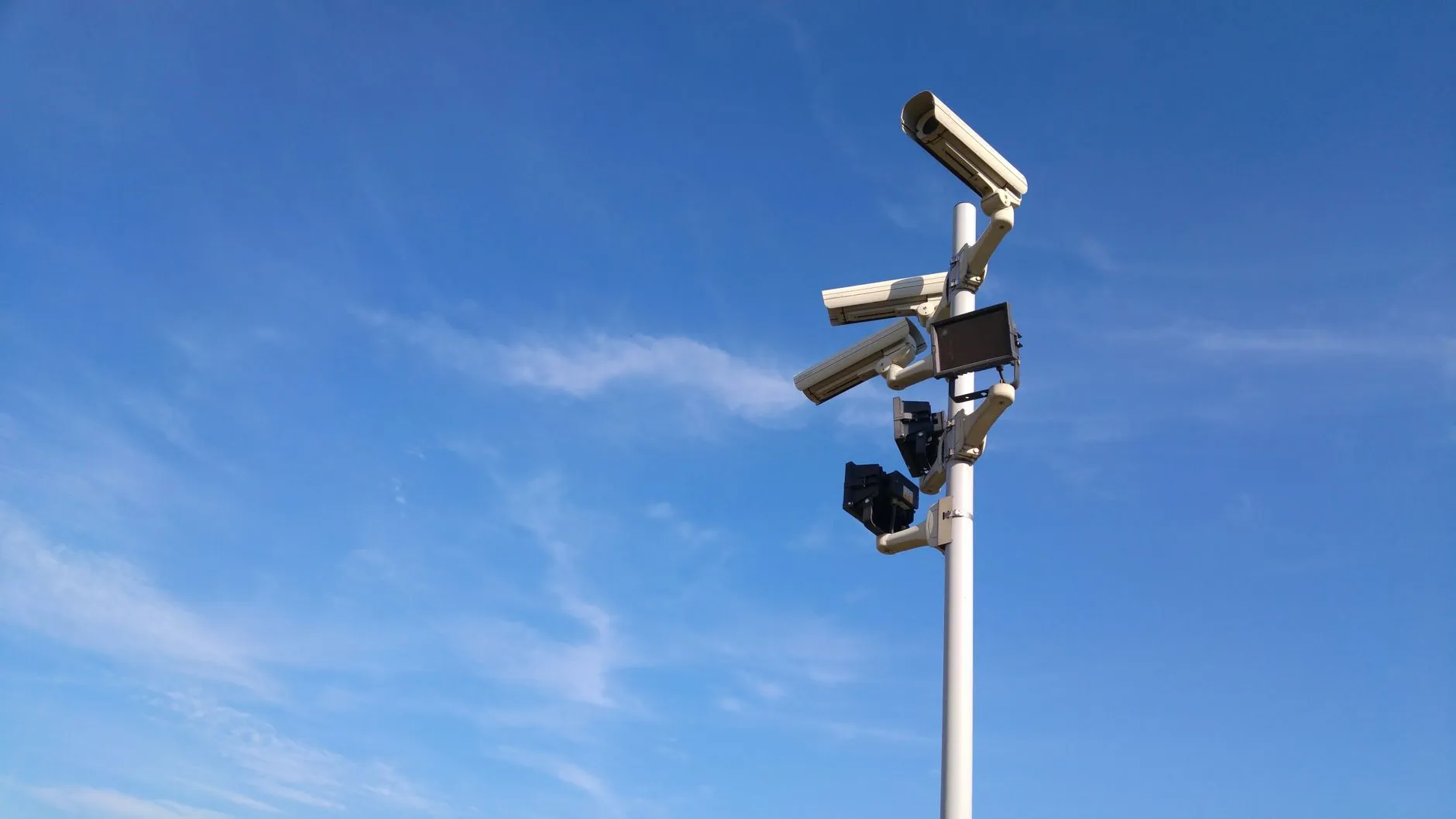 光纤网卡与HBA卡在服务器存储架构中的选型要点解析封面图