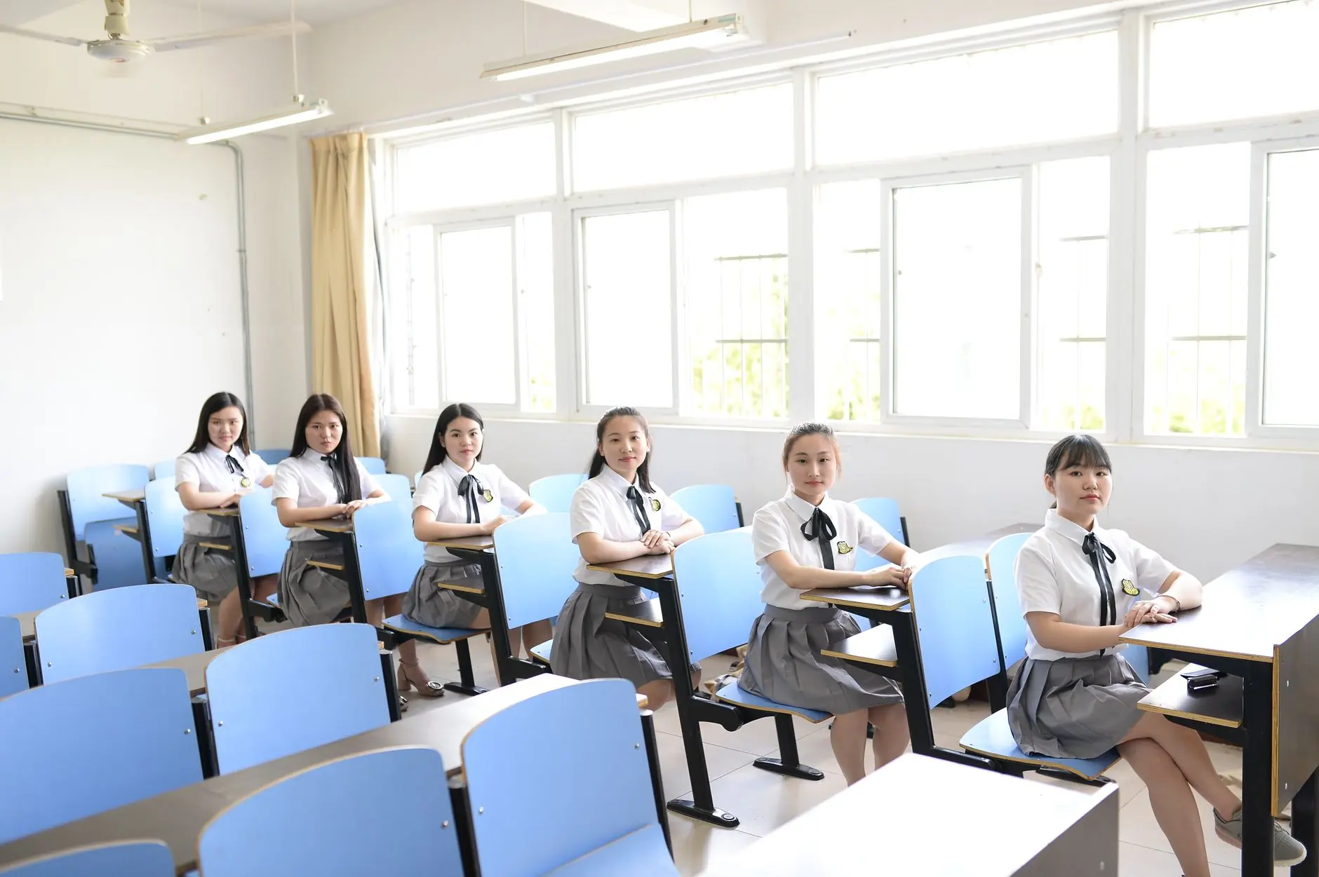 海南政企服务器网络升级:光纤网卡与万兆网卡选型搭配方案