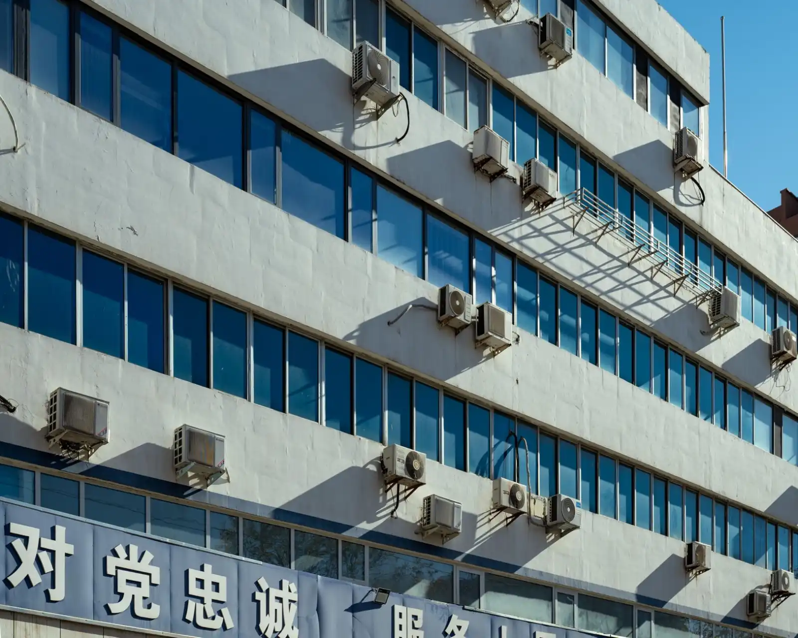 海南政企服务器升级：光纤网卡与HBA卡选型搭配方案